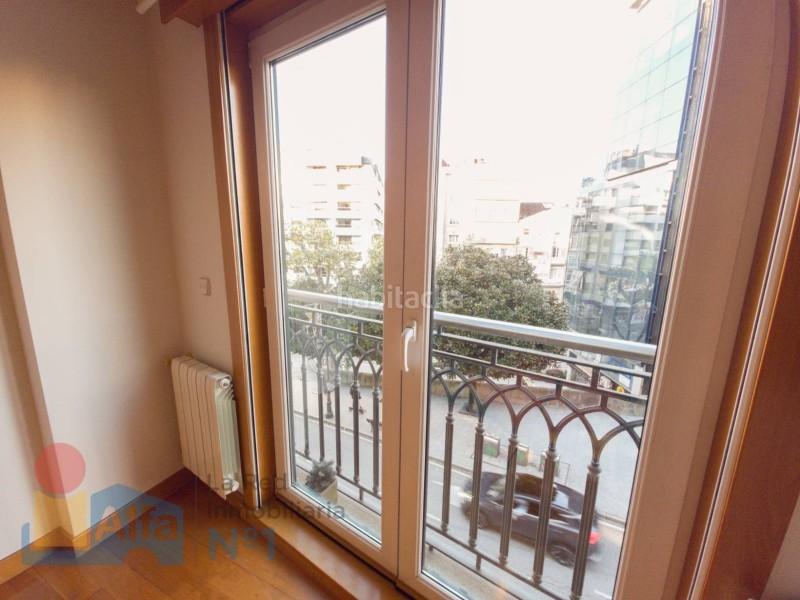 Foto a32f55c2-48b8-486e-b8aa-0955ea0bffc2. Rent flat with heating parking in Centro - Areal Vigo