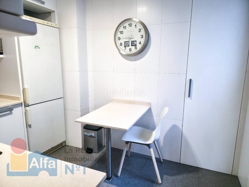 Foto b02bf1f1-122f-4001-8f53-5b1d42b4dfa1. Rent flat with heating parking in Centro - Areal Vigo