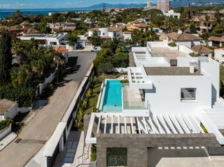 Chalet en Marbesa. Villa ultra moderna totalmente nueva
