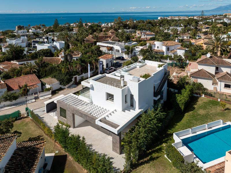 Foto a08fca5c-6f56-467c-a20e-f84dae4ec5d3. Chalet con camino riscaldamento parcheggio piscina in Marbella