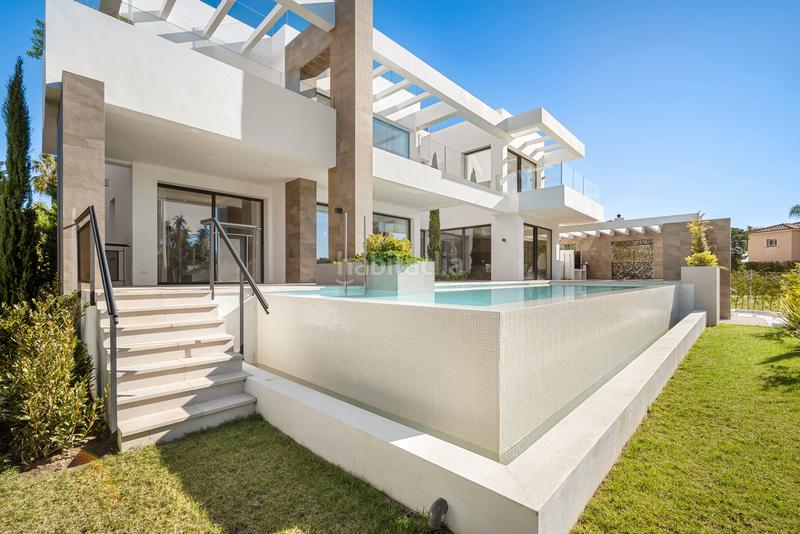 Foto a7a4a53d-2bde-4893-9c62-36ed029fc79e. Chalet con camino riscaldamento parcheggio piscina in Marbella
