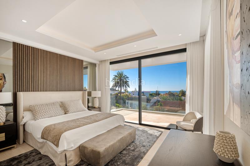 Foto c6f853b2-49b1-4e89-8058-55aa1b9cd7e3. Chalet con camino riscaldamento parcheggio piscina in Marbella