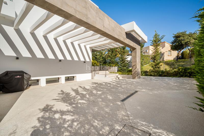 Foto db1b3149-0d79-413e-b0be-dc463602837f. Chalet con camino riscaldamento parcheggio piscina in Marbella