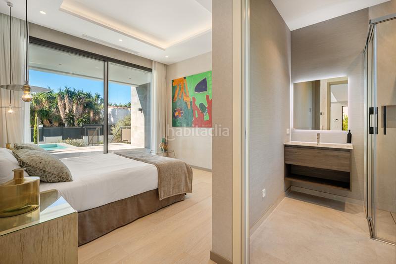 Foto e3f87244-780d-43d3-a950-0d7260734d8a. Chalet con camino riscaldamento parcheggio piscina in Marbella