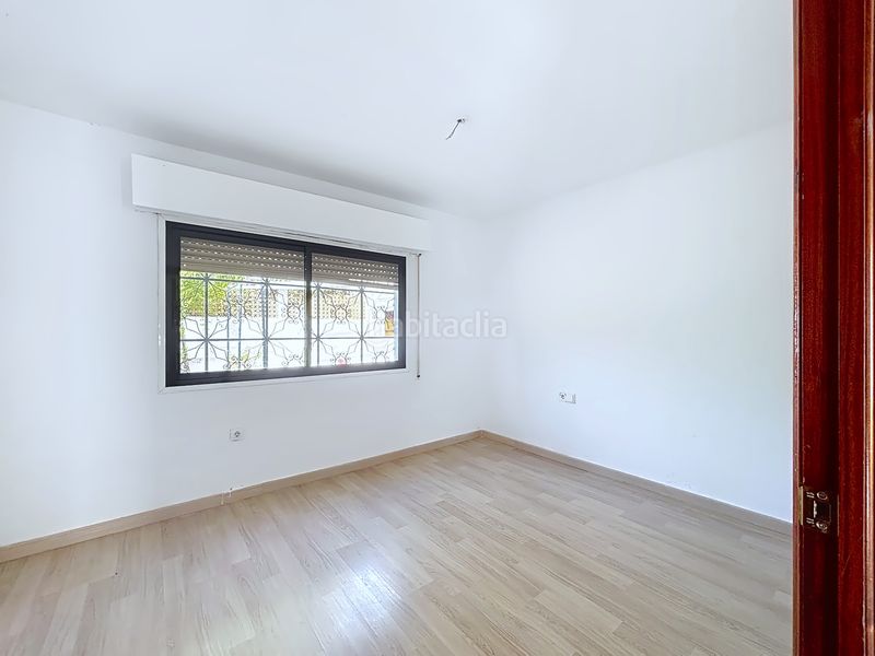 Foto 0b1eb0e8-a58a-4d41-8335-af1a651d85d0. Chalet en calle reino de león 4 en Miraflores del Palo Málaga