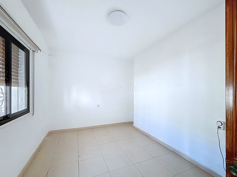 Foto a0b95a9b-fd12-4de0-8ceb-3697775991d7. Chalet en calle reino de león 4 en Miraflores del Palo Málaga