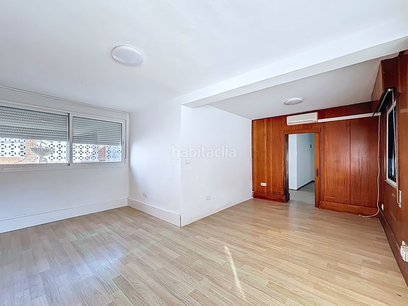 Foto c28a96e4-9c6f-47d0-bdf8-66fe1bdde216. Chalet en calle reino de león 4 en Miraflores del Palo Málaga