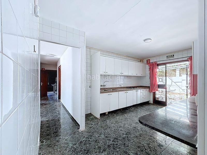 Foto c576d0ab-5c8d-421c-be93-13ffb3d86e85. Chalet en calle reino de león 4 en Miraflores del Palo Málaga