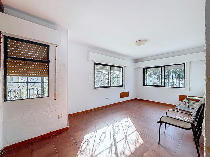 Foto dfb35f25-4e26-4073-81ef-fbbbdbcefef0. Chalet en calle reino de león 4 en Miraflores del Palo Málaga