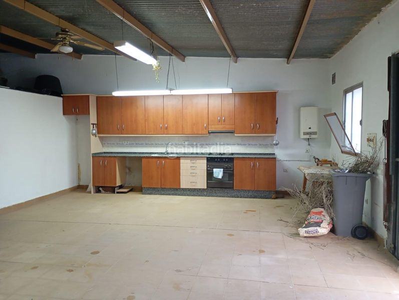 Foto d5fd2317-cb22-4606-b81a-bb21817bed0f. Masia amb aparcament a Gallardos (Los)