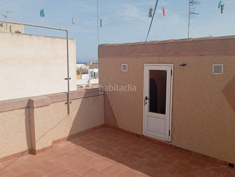 Foto 8f8675dd-442b-4fda-89e6-b9d19ec3d2d9. Casa adossada a playa de Garrucha Garrucha