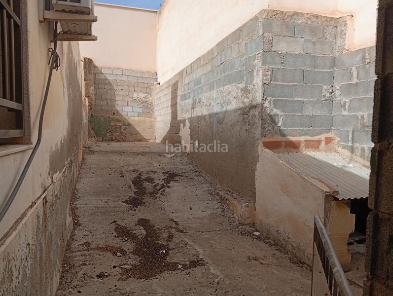 Foto b72cba6a-2d3d-47b2-b08c-caa37ec17039. Aparcament cotxe a playa de Garrucha Garrucha