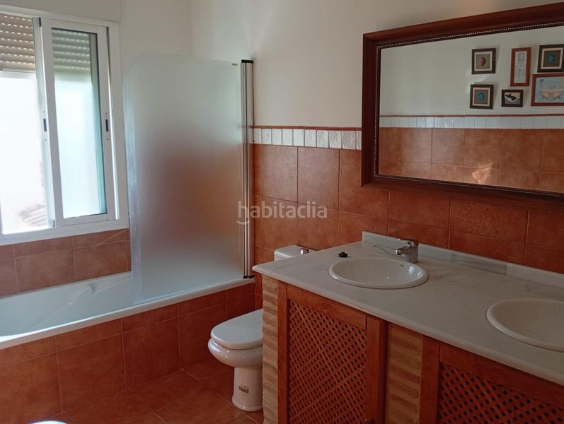 Foto 4f4e3676-ade9-47e3-ba89-72268434df21. Casa adossada amb aparcament a Gallardos (Los)