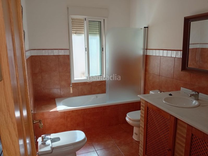 Foto ec0be0ae-e834-427c-89cd-10e5267b0fe6. Casa adossada amb aparcament a Gallardos (Los)