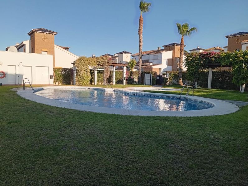 Foto 02195770-c660-46f2-a728-784912e80940. Casa adossada amb aparcament piscina a Lomas del Mar Vera