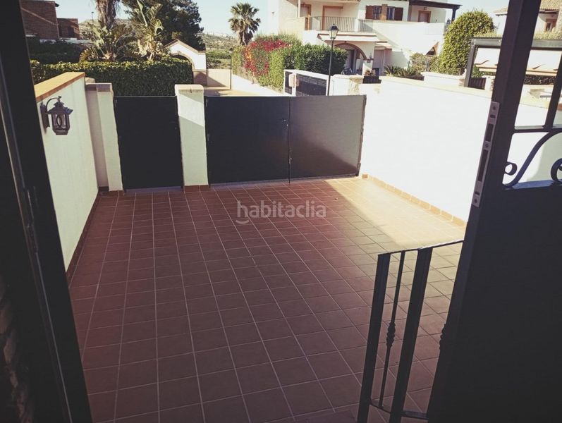 Foto a3f9eb03-1c09-42a6-a42b-00b061b55486. Casa adossada amb aparcament piscina a Lomas del Mar Vera