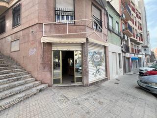 Local commercial à Plaça reis catòlics 32. Local comercial en venta en elche