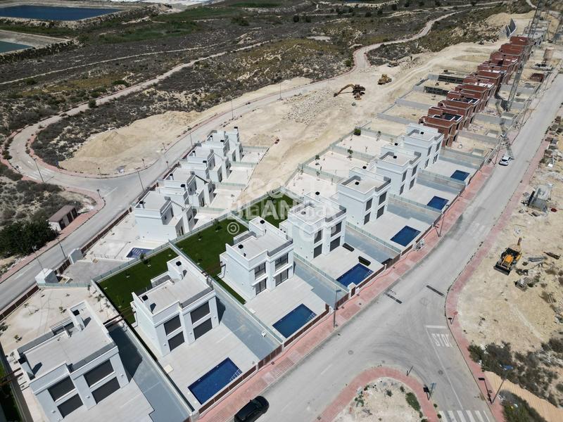 Foto 09bbba63-e627-4091-a606-694ce8730470. Casa con riscaldamento parcheggio piscina in Bonalba-Cotoveta Mutxamel