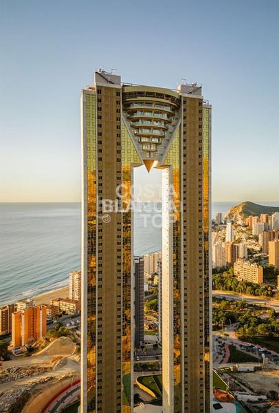 Foto e147976c-0055-4bbe-af3b-e28f010ad048. Pis amb calefacció aparcament piscina a Playa Poniente Benidorm