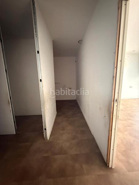 Foto 4573feb7-ce09-477f-81e2-9a89ea287e7f. Location local commercial dans Can Vidalet Esplugues de Llobregat