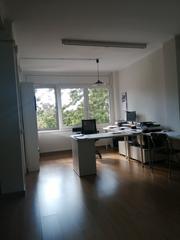 Location Bureau  Carrer de violant d'hongria reina d'aragó. Oficina jardins can mantega