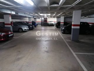 Aparcament cotxe a Calle sant pau 8. Venta de plaza de aparcamiento en vic