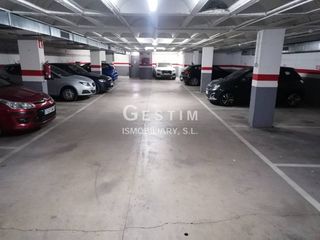 Parking voiture dans Calle sant pau 8. Venta de plaza de aparcamiento en vic