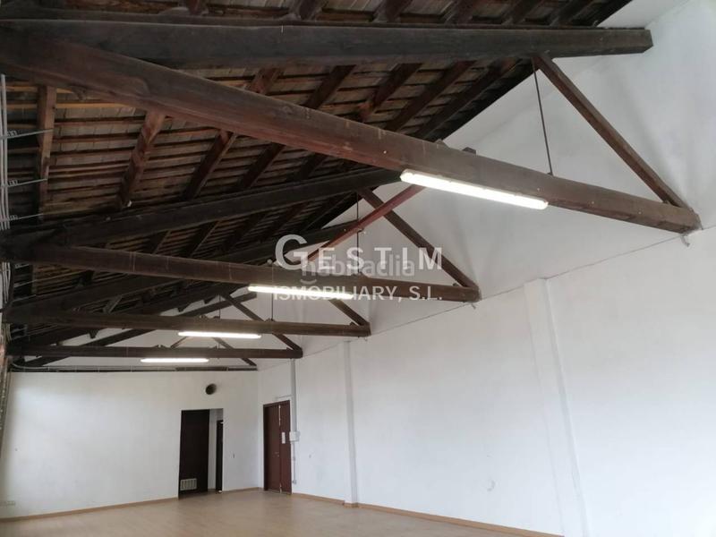 Foto 398f8822-d41c-4f56-b02c-f8e021c699ab. Alquiler local comercial en sant jordi 92 alquiler de local comercial zona caputxinssanta clarahospital en Vic