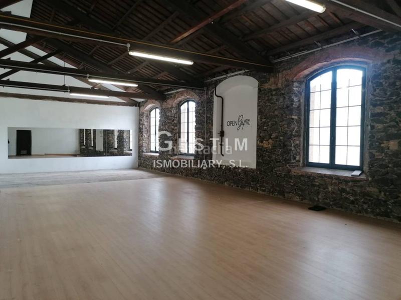 Foto aa187c5a-b454-4acb-8664-005d3929d9de. Alquiler local comercial en sant jordi 92 alquiler de local comercial zona caputxinssanta clarahospital en Vic