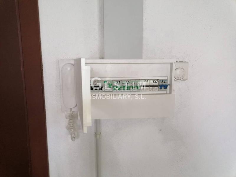 Foto bc75c42c-9fd2-48a4-a89b-85ffdf92a601. Alquiler local comercial en sant jordi 92 alquiler de local comercial zona caputxinssanta clarahospital en Vic