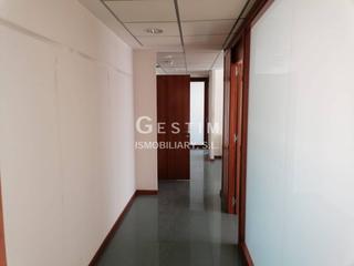 Location Bureau  Sant just. Oficina en alquiler en centro