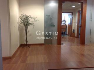 Lloguer Oficina  Sant just. Alquiler de oficina en vic, centro histórico