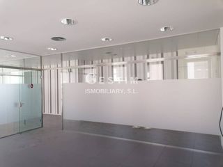 Rent Office space  Calle moli den saborit. Alquiler de una oficina en vic, en la zona de capuchinossanta cl