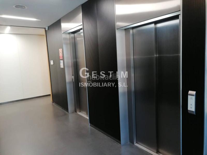 Foto 7184d161-bbeb-418b-a537-009684ac0c3f. Alquiler oficina  en alquiler , zona caputxinssanta clarahospital en Vic