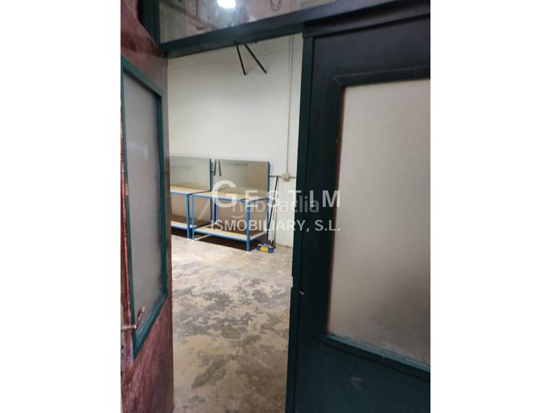 Foto 030c9b54-ec48-44d9-8f61-40a562632c97. Alquiler local comercial alquiler de local comercial zona caputxinssanta clarahospital en Vic