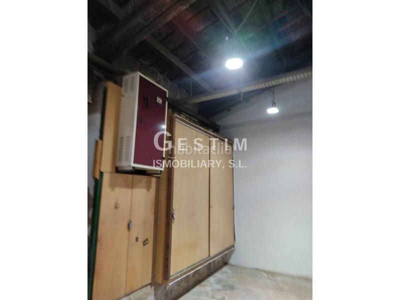 Foto 9dc0a3c4-3e04-40b9-ab78-296871c179f7. Alquiler local comercial alquiler de local comercial zona caputxinssanta clarahospital en Vic