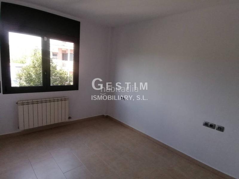 Foto 1b08e623-81dc-4f1e-bd9b-5ea9574bfeaa. Piso en carrer de la serra 39 venta de un piso en Roda de Ter