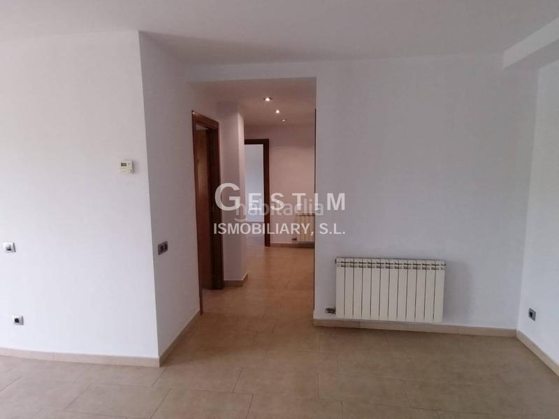 Foto 1fc6c1d1-5854-49dd-ac6b-5e442e85e36f. Piso en carrer de la serra 39 venta de un piso en Roda de Ter