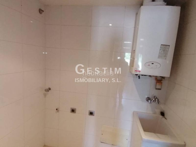 Foto 57ec541b-f1ac-4158-aa62-f41c28461c7a. Piso en carrer de la serra 39 venta de un piso en Roda de Ter