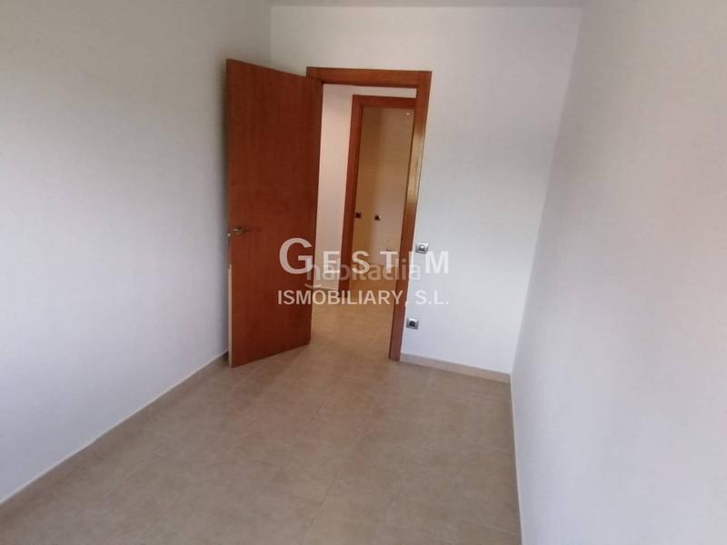 Foto 5bccc85a-eb54-4004-b2c9-90611e268140. Piso en carrer de la serra 39 venta de un piso en Roda de Ter