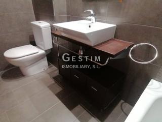Etagenwohnung in Carrer de la serra 39. Venta de un piso en roda de ter