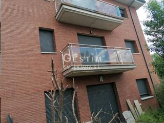 Appartement à Carrer de la serra 39. Venta piso en el barrio c la serra en roda de ter