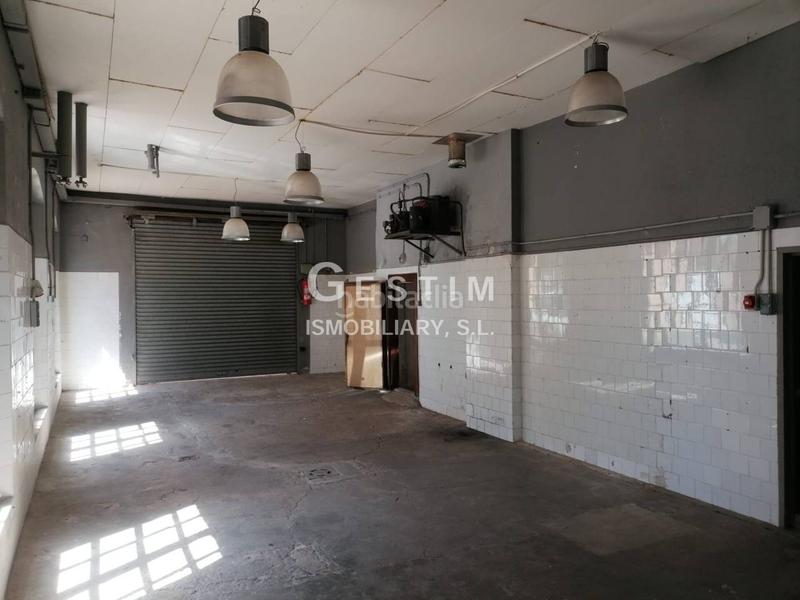 Foto 0a262213-cd14-4005-be0a-e8bc34a5223c. Lloguer local comercial a Caputxins-Ambulatori Vic