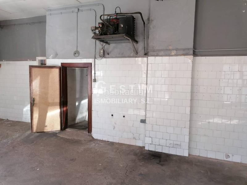 Foto bb57238d-9ca7-4cb5-9c94-435a330cb20d. Lloguer local comercial a Caputxins-Ambulatori Vic