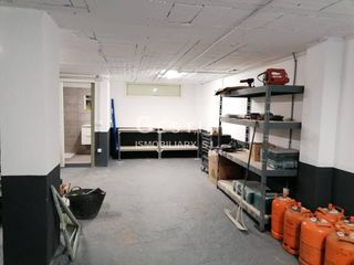 Rent Business premise  Calle canigò. Local en alquiler en caputxinssanta clarahospital