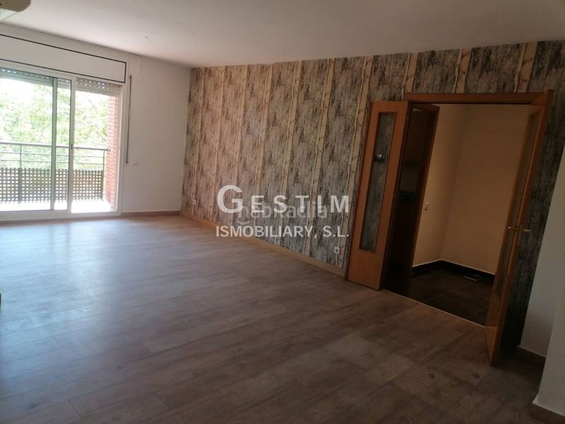 Foto 2ebcfbb0-8667-4a2c-8fc9-6943a131ca0a. Apartament amb calefacció aparcament a Caputxins-Ambulatori Vic