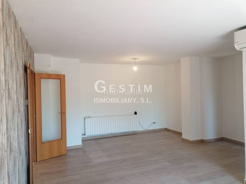 Foto 4f1158e5-97f3-4768-a93a-8eb143b5c650. Apartament amb calefacció aparcament a Caputxins-Ambulatori Vic