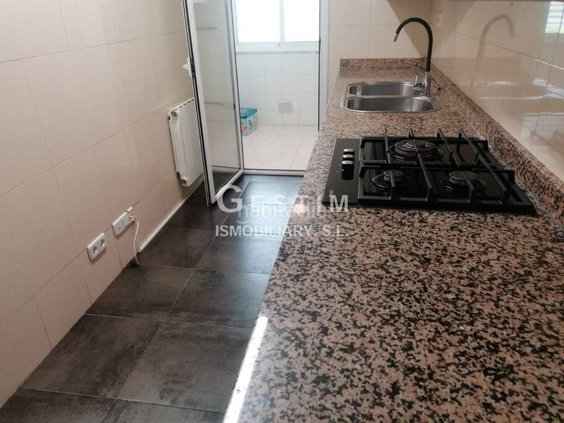 Foto 7383a469-9a28-4538-9f99-21a6f1f07018. Apartament amb calefacció aparcament a Caputxins-Ambulatori Vic
