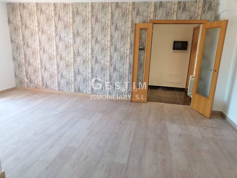 Foto b8c6aa59-fa1f-46a3-9c77-6e157b613d8b. Apartament amb calefacció aparcament a Caputxins-Ambulatori Vic