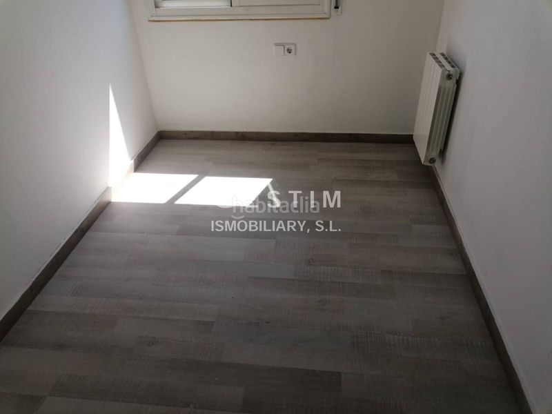 Foto bf9c7267-f5a9-4172-a631-6a1e7c522948. Apartament amb calefacció aparcament a Caputxins-Ambulatori Vic